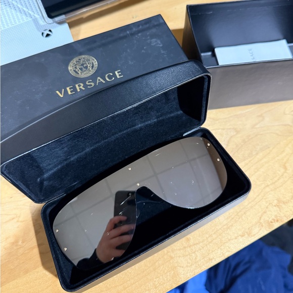 Versace Sunglassess - Picture 2 of 3